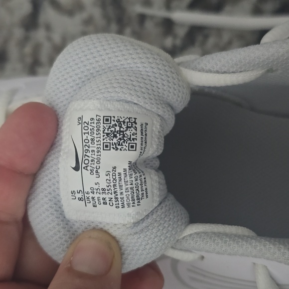 Nike All-White Softball Cleats 8.5 Never Worn - Picture 7 of 7